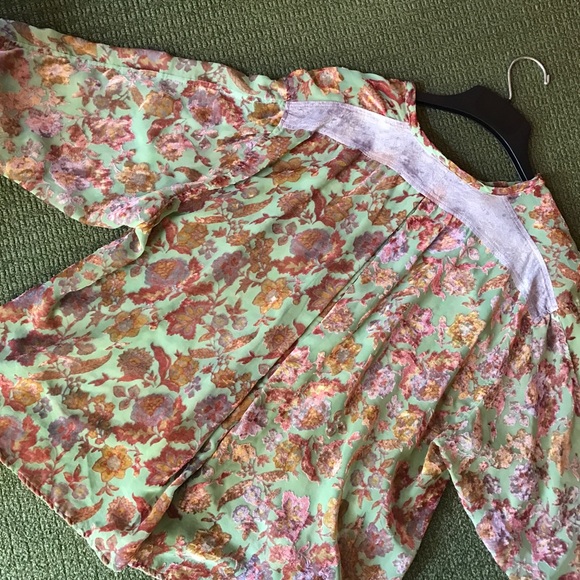 Sheer Top (82%Rayon,18%Silk w velvet flowers. - Picture 5 of 5